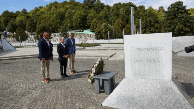 Jasna poruka SAD-a na dan sahrane ratnog zločinca Ratka Mladića: Američki kongresmeni stigli u Srebrenicu odati počast žrtvama genocida