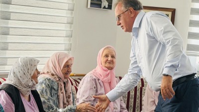 Foto/Premijer Nikšić i ministar Dizdar u Srebrenici: Istina o genocidu je neupitna, povratnici moraju biti sigurni
