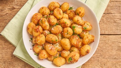 Hrskavi njoki s češnjakom i parmezanom