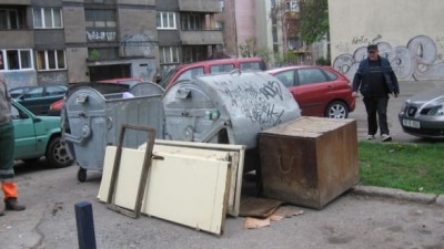 Tuzla: Odlaganje krupnog otpada na mjesta koja nisu za to određena; Služba za inspekcijske poslove će u narednom periodu vršiti pojačan inspekcijski nadzor