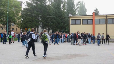 Preteške torbe i dalje jedan od najčešćih uzroka bolova u leđima i umora kod školaraca u FBiH