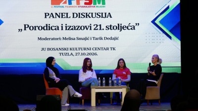 Foto: U Tuzli otvoren 2. Festival filmskog stvaralaštva mladih: Nagrađeni najbolji filmovi na temu „Porodica“