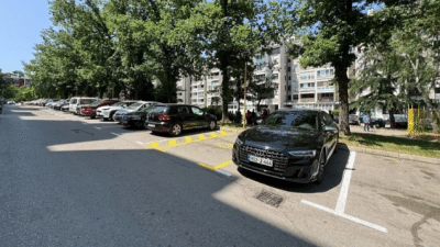 U Tuzli sve više parkinga s naplatom, građani najavili protest zbog parkirališta ispred zgrada