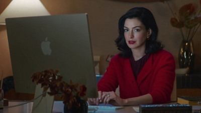 Video: Novi triler s Anne Hathaway dominira kinima uprkos lošim kritikama