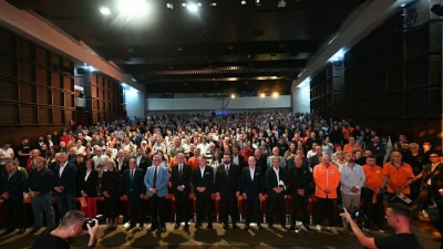 Foto/DF u Tuzli: ‘Podanička Trojka je odbila poziv na bitku za državu, ali mi ćemo nastaviti. Osovina zla ne smije okupirati Predsjedništvo BIH, zemlja ljiljana je budućnost’