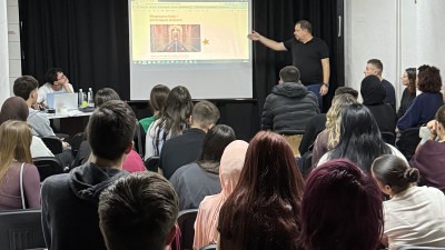 Foto/Pripreme za 2. Festival filmskog stvaralaštva mladih u Tuzli: Održana edukacija, prijave još otvorene