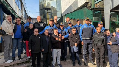 Foto: Predstavnici Policijske stanice Centar posjetili Klub ‘Zmajevo srce’ u Tuzli