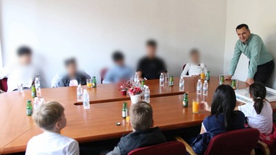 Foto: Mališani iz Doma za djecu bez roditeljskog staranja Tuzla posjetili resorno ministarstvo