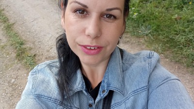 Udruženje Pomozi.ba pokrenulo apel za liječenje 40-godišnje Maide koja boluje od raka dojke