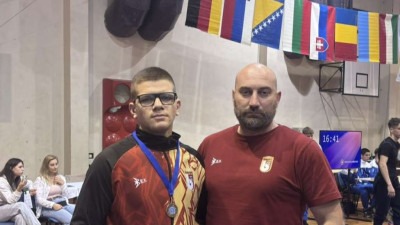 Zlatna medalja za Arijana Joldžića na hrvačkom turniru ‘Csaba Ferenc’
